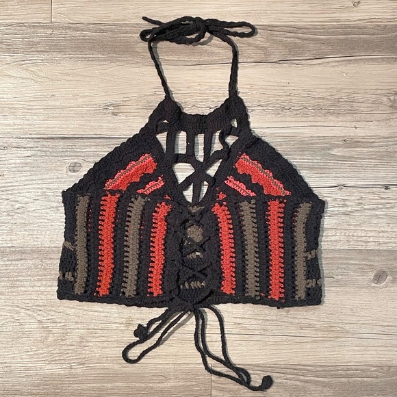 Beautiful Cropped Crochet Halter Tie Tank Top Size M In Black/Red/Olive Green - Picture 5 of 11